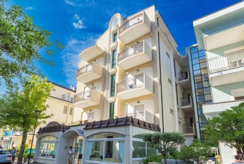 Hotel Ivana Misano Adriatico Kültér fotó