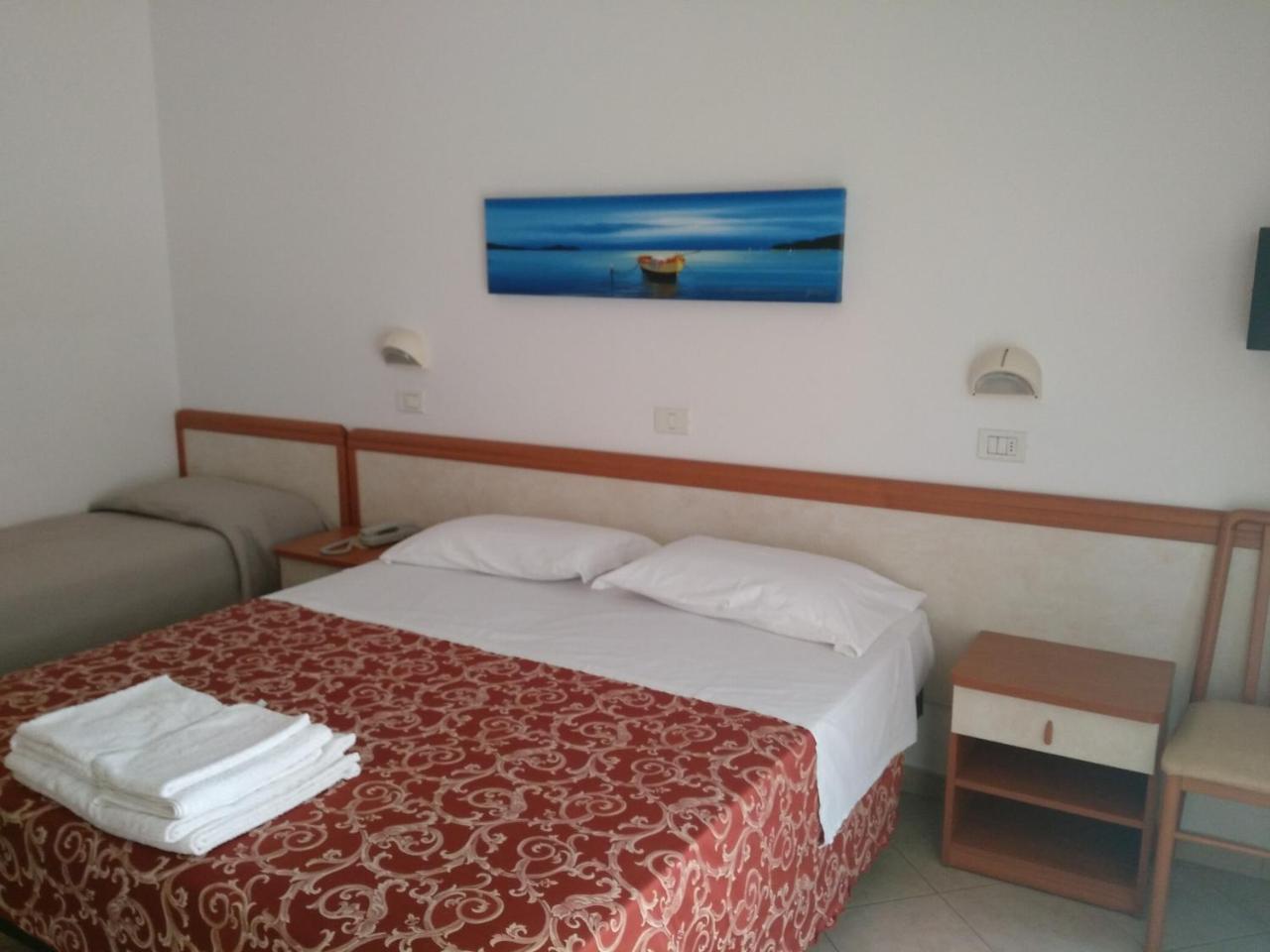Hotel Ivana Misano Adriatico Kültér fotó