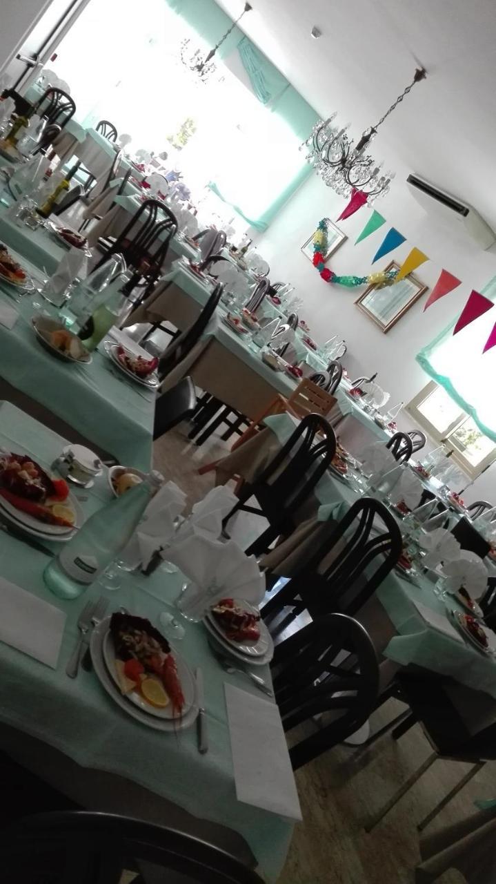 Hotel Ivana Misano Adriatico Kültér fotó